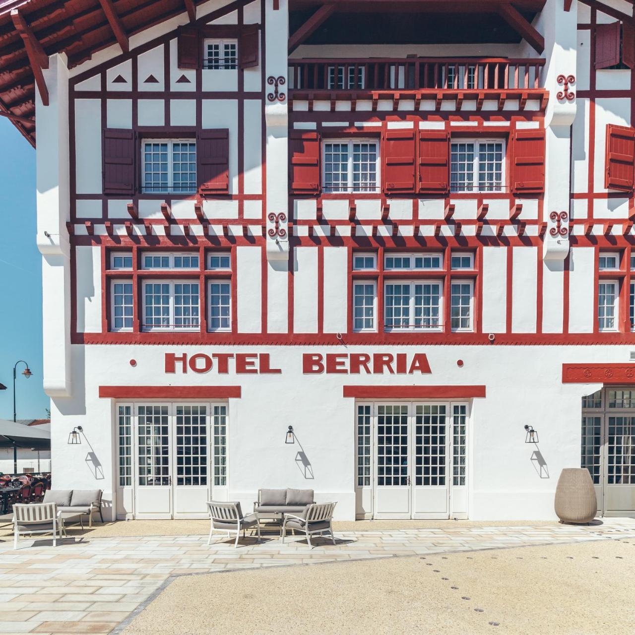 Hotel Berria Hasparren Dış mekan fotoğraf