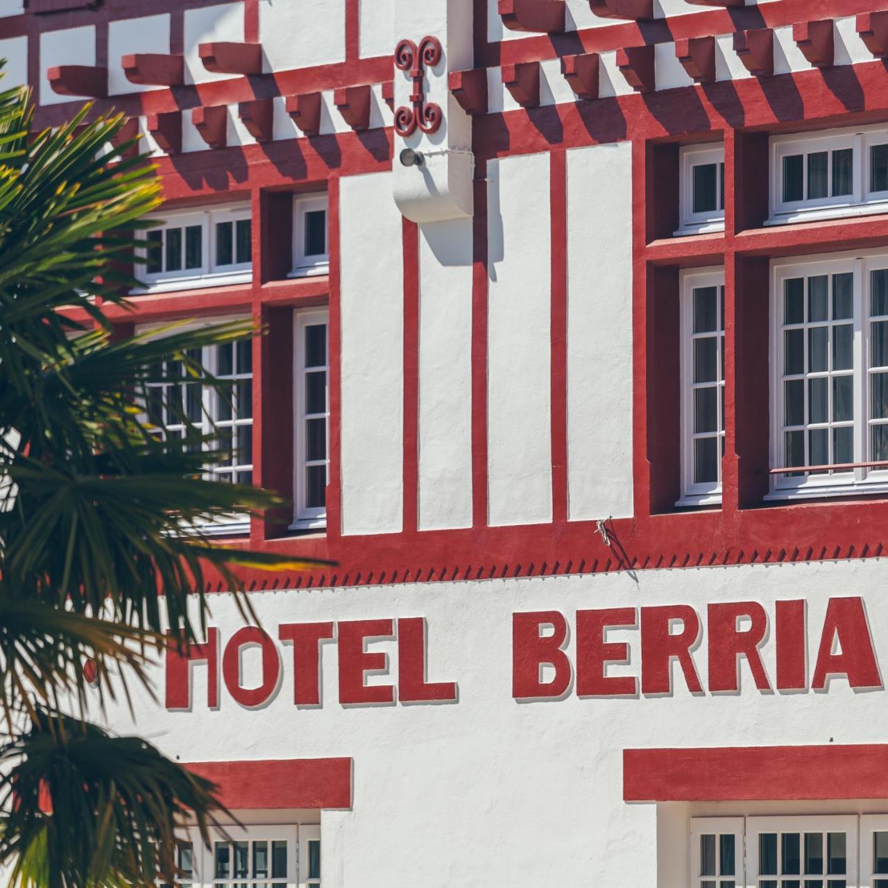 Hotel Berria Hasparren Dış mekan fotoğraf